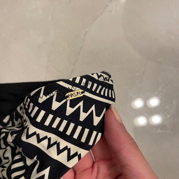 Ripcurl Reversible Bikini Bottom - Picture 3 of 4